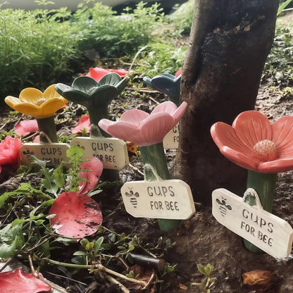 🐝LAST DAY 40% OFF - Flower-Shaped Bee Watering Station💧